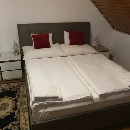 Leander Ház 21 *